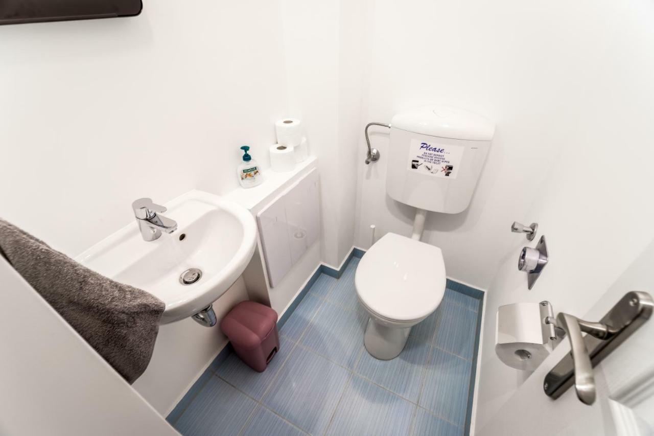 Bpr Turquoise Simplicity Apartment ブダペスト エクステリア 写真