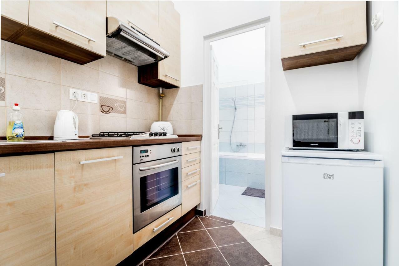 Bpr Turquoise Simplicity Apartment ブダペスト エクステリア 写真