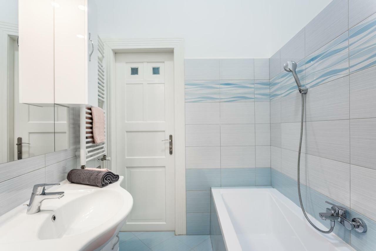 Bpr Turquoise Simplicity Apartment ブダペスト エクステリア 写真